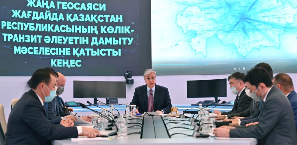 Head of state held meeting on development of transport and transit potential